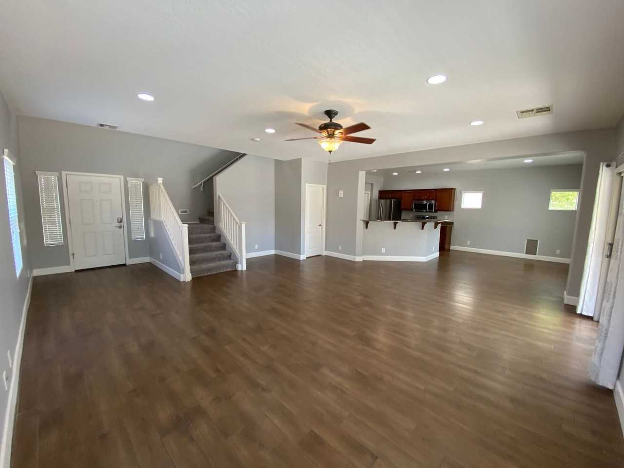 4233 E Bruce Ct - Photo 3 of 12