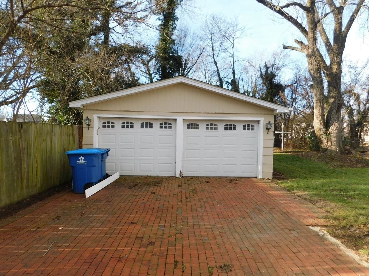 327 W Main St - Photo 3 of 48