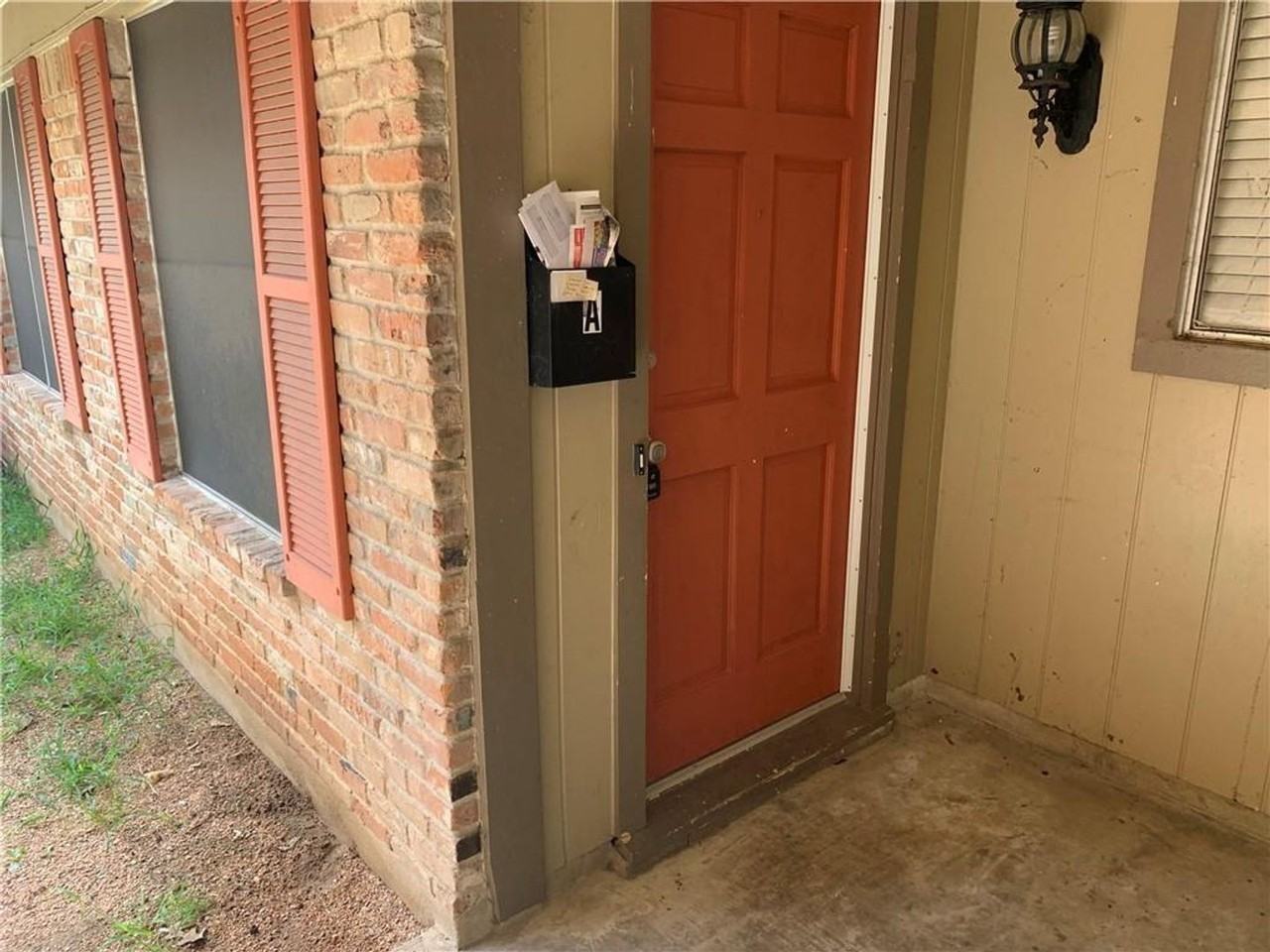 7208 Creekside Dr - Photo 6 of 20