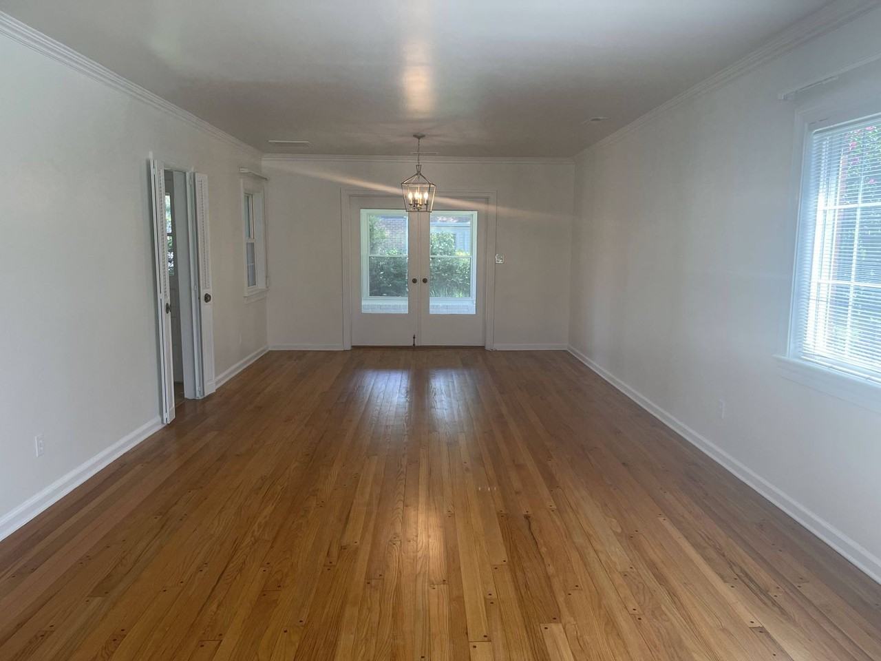 1064 Manchester Ave - Photo 3 of 20