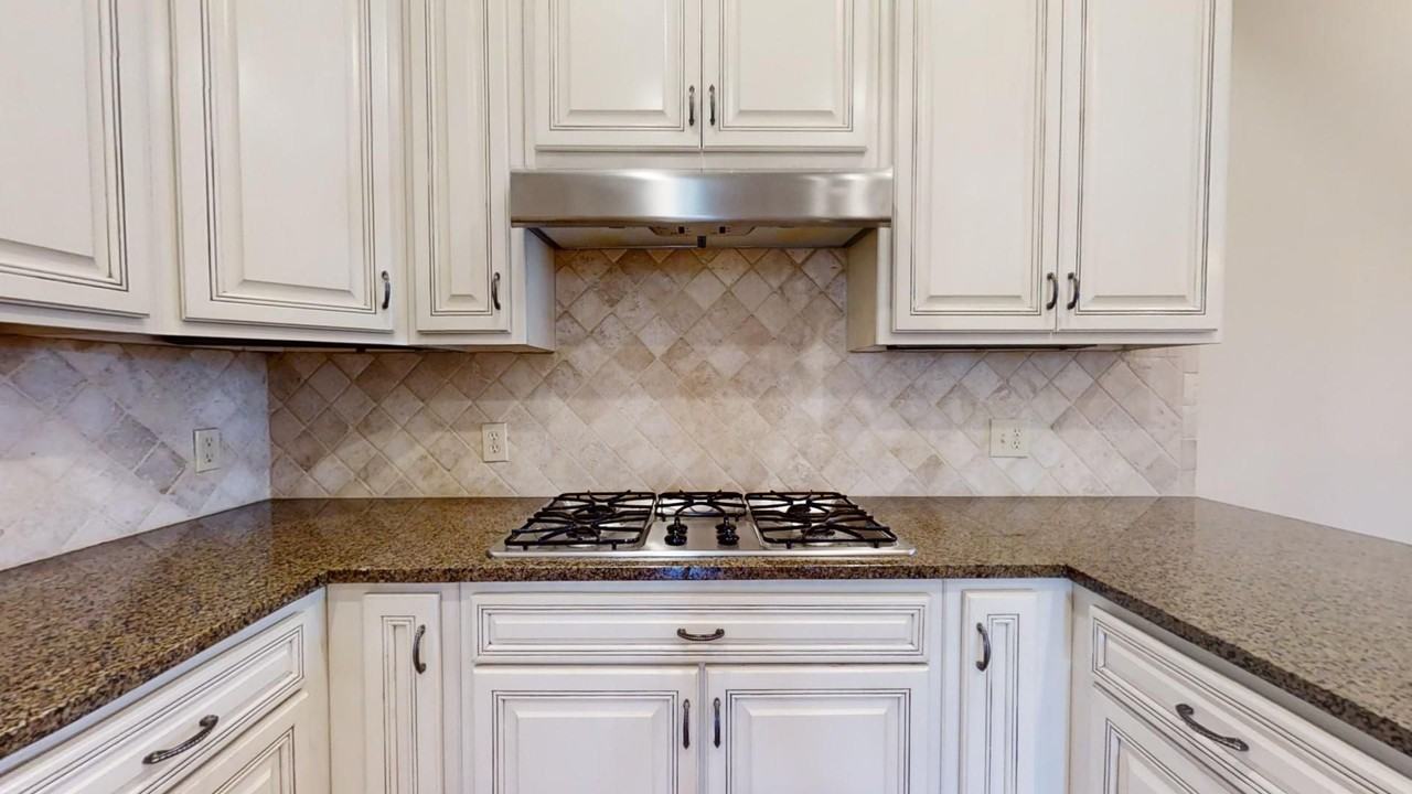 986 Pembroke Pl - Photo 7 of 41