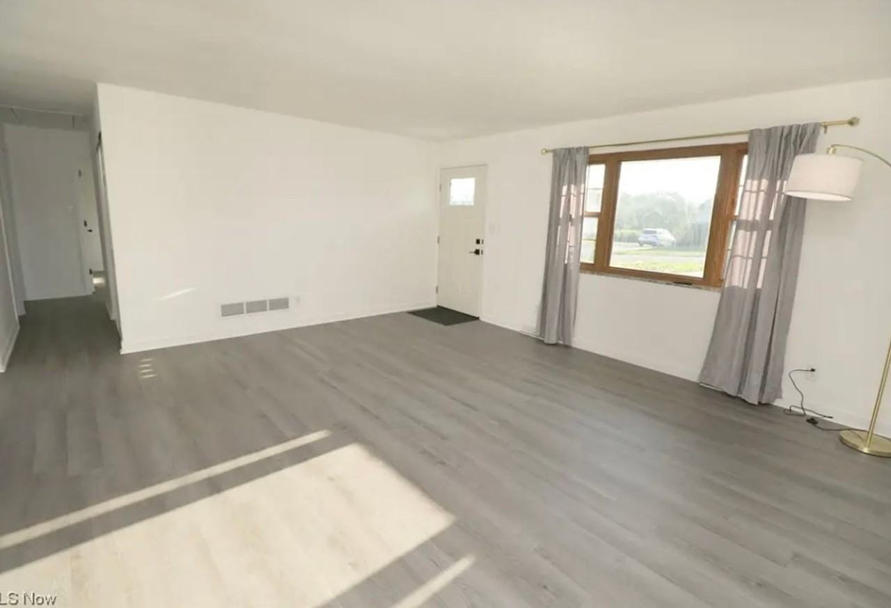 250 Morningside Dr - Photo 3 of 18