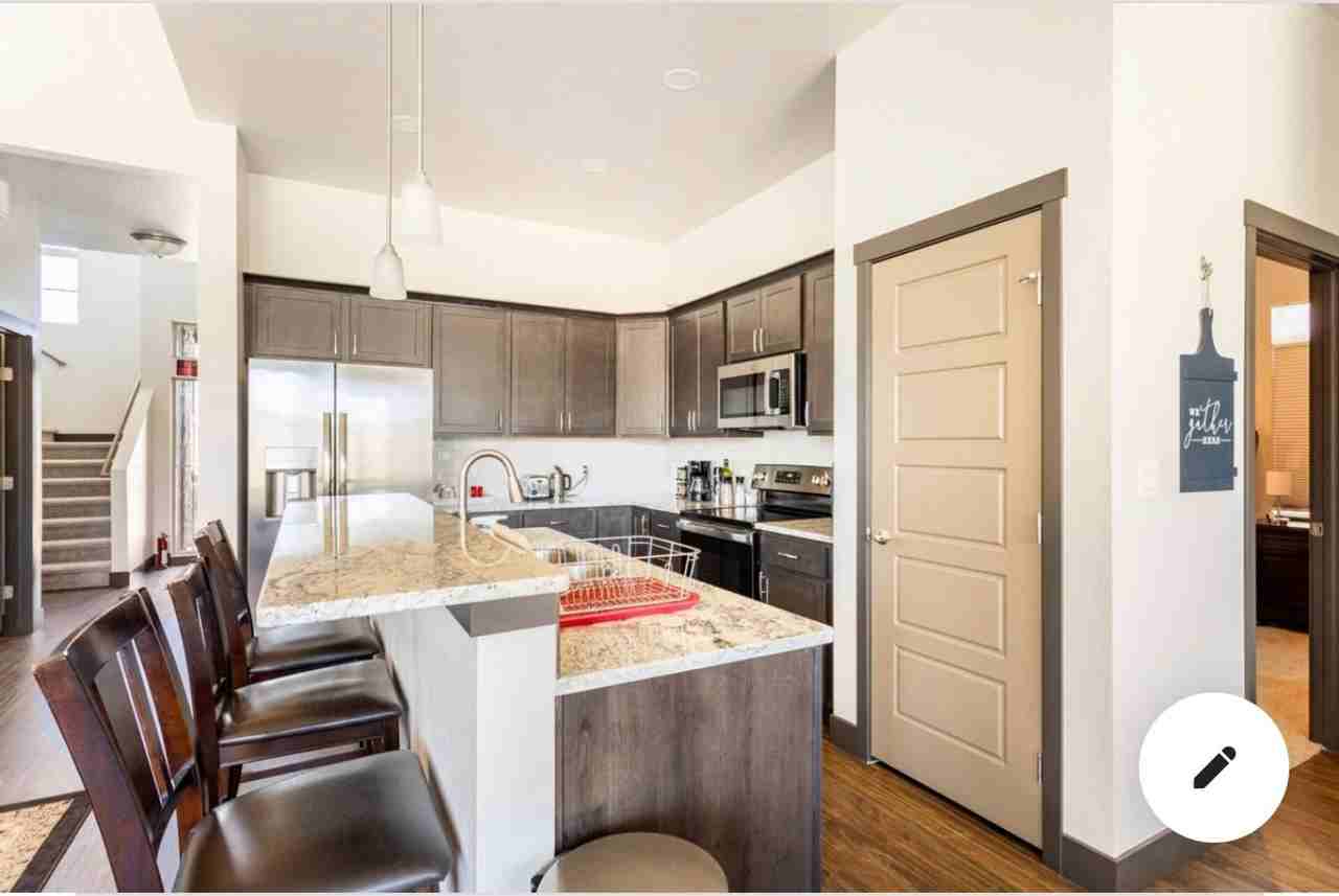 2469 Apex Ave #B - Photo 5 of 38