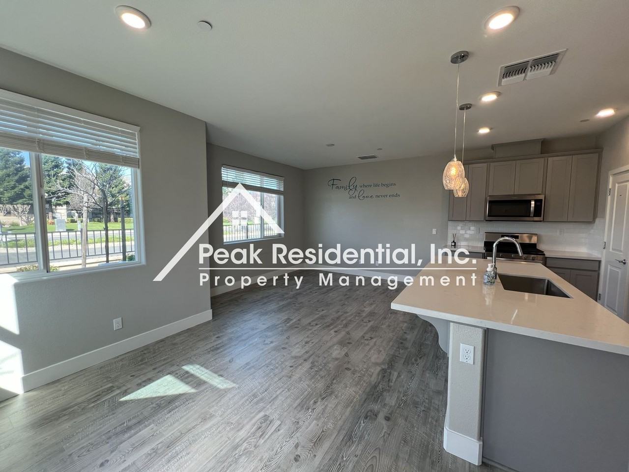 2444 Arena Blvd - Photo 5 of 24