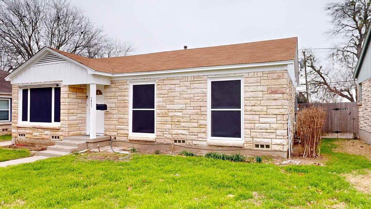 1611 S 33rd St - Photo 4 of 27