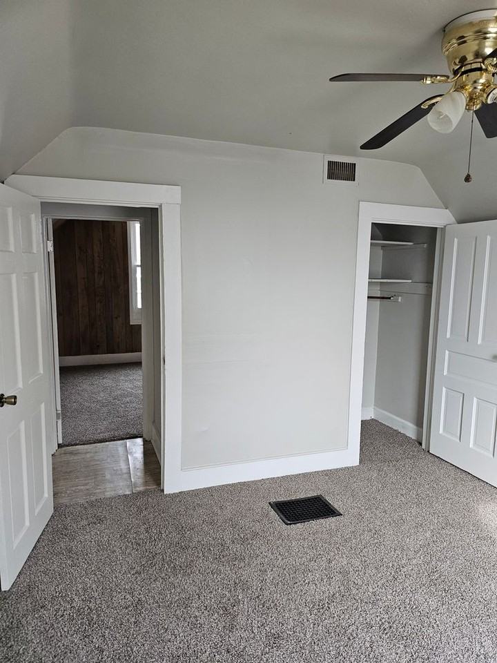 707 E Iowa St - Photo 2 of 10
