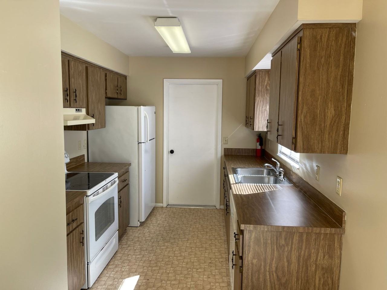 351 Hidden Lake Dr - Photo 2 of 13