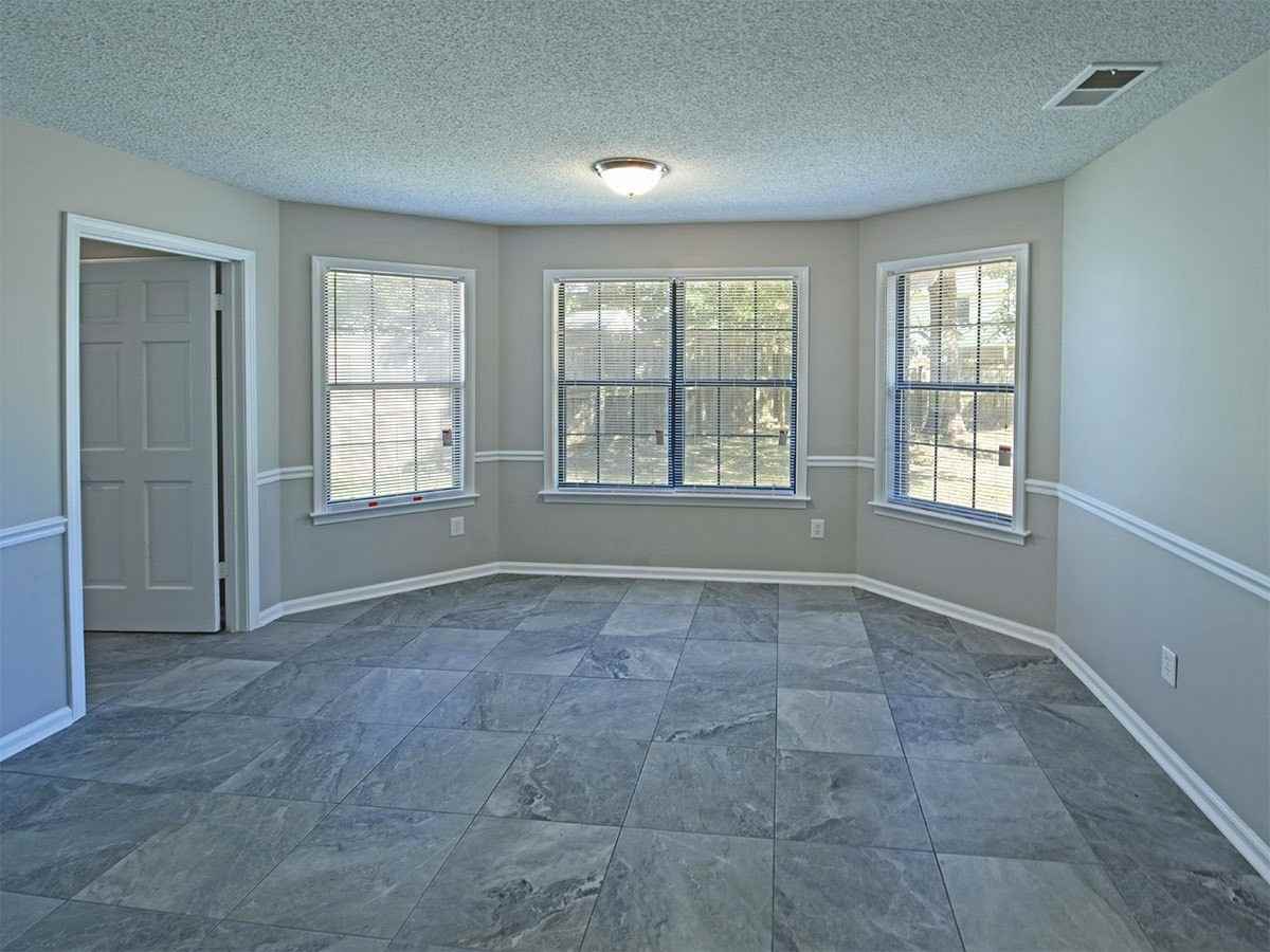 3301 Kenbridge Dr - Photo 3 of 14