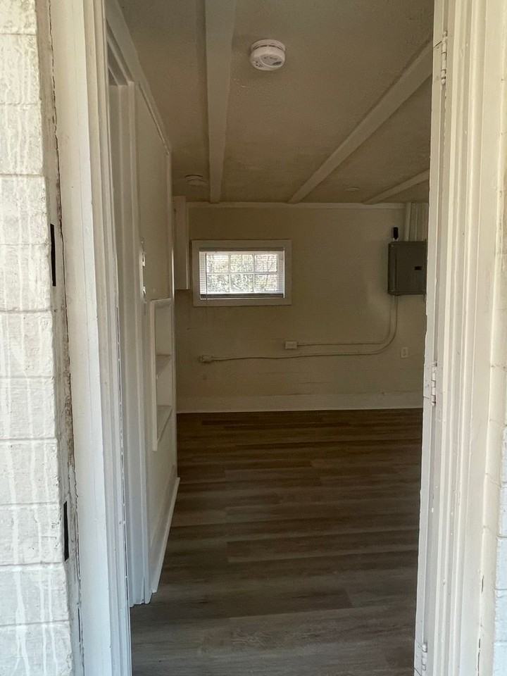 2062 Prince Ave - Photo 3 of 19