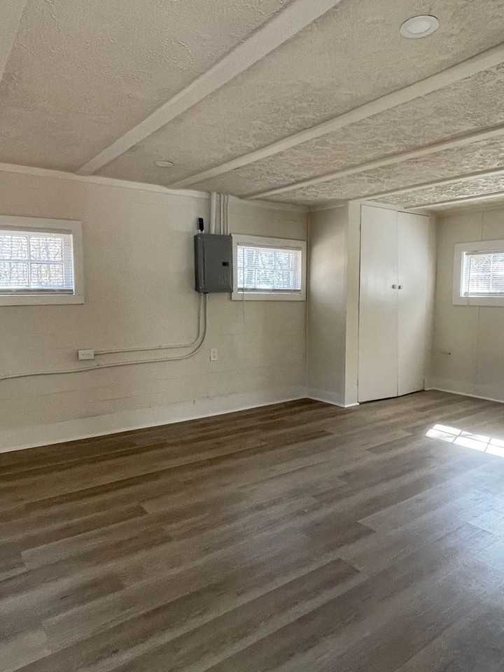 2062 Prince Ave - Photo 4 of 19