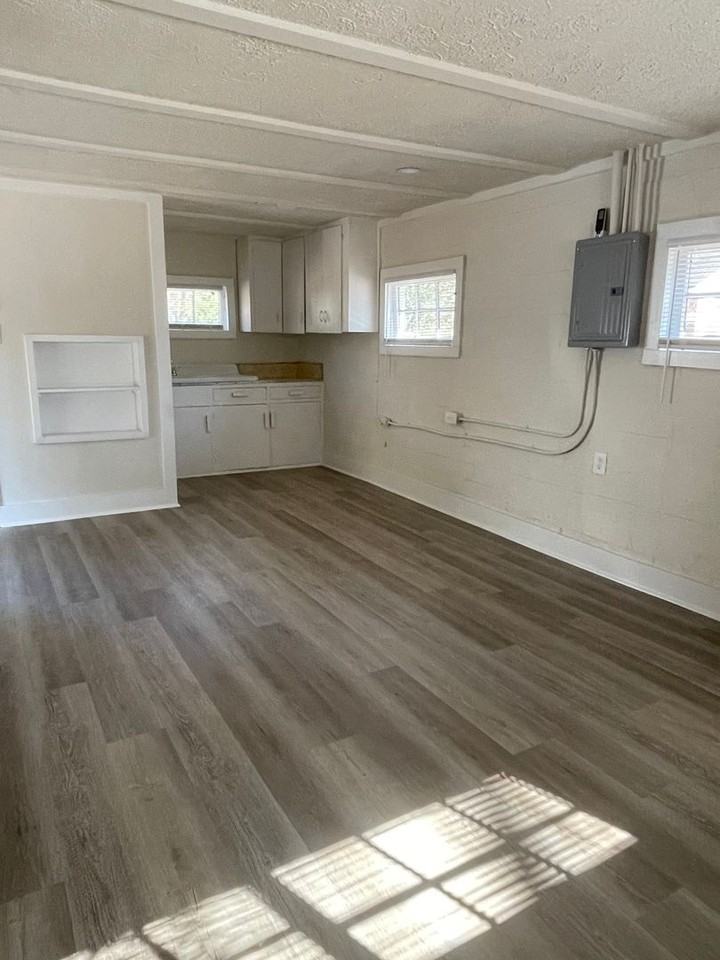 2062 Prince Ave - Photo 7 of 19
