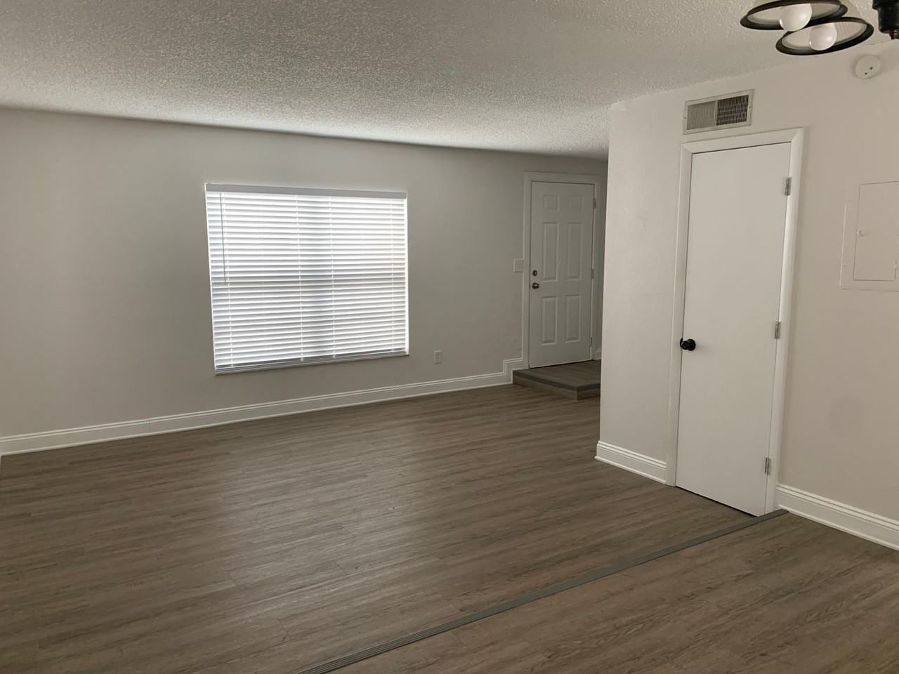 5648 Townhouse Dr - Photo 7 of 20
