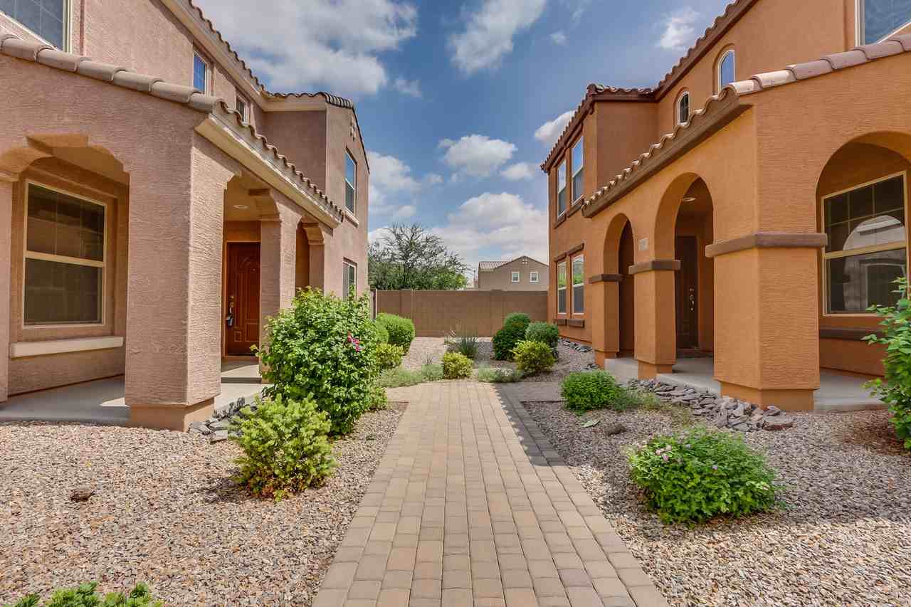 2223 S Buckaroo Trl - Photo 2 of 36