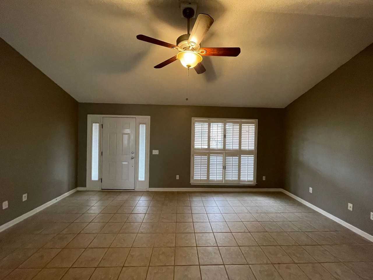 105 County Road 740 - Photo 3 of 36