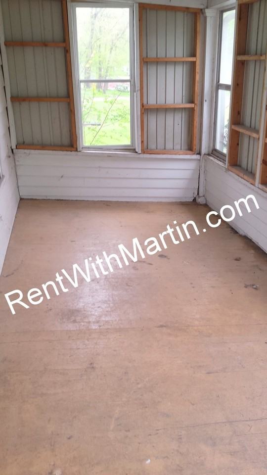 632 Cottage St - Photo 2 of 11