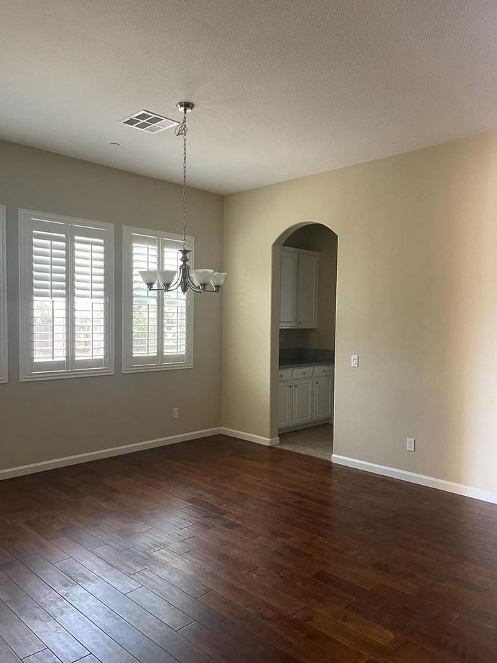 15514 Saint Clement Way - Photo 4 of 22