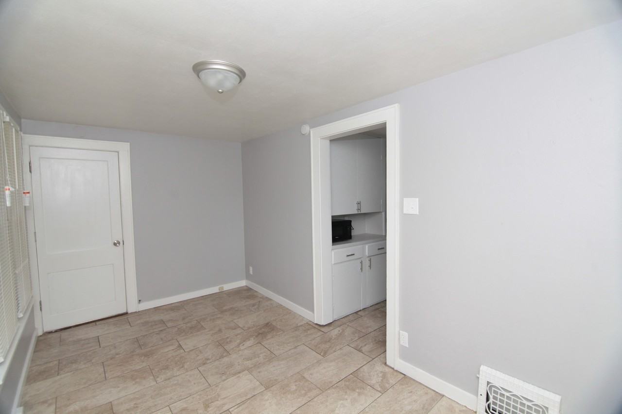 2015 38th St - Photo 2 of 17