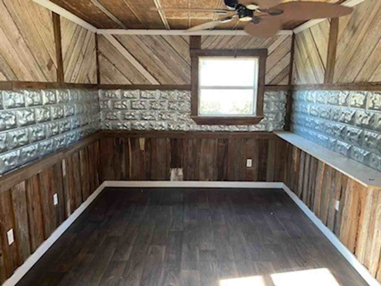 213 W Mendell Ave #B - Photo 2 of 7