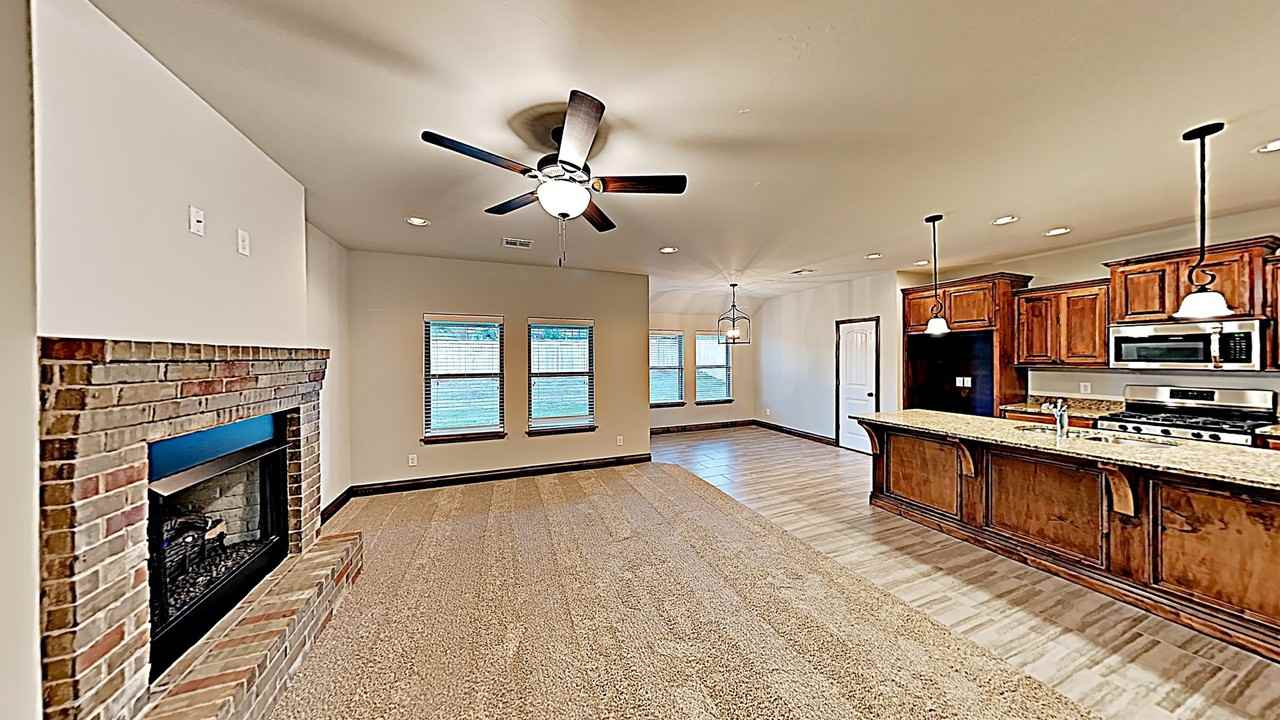 412 Charles Ct - Photo 4 of 19