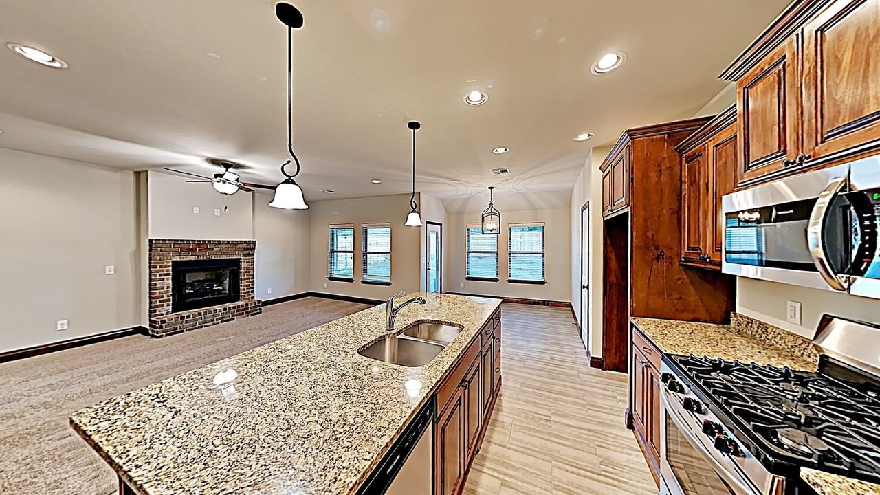 412 Charles Ct - Photo 5 of 19