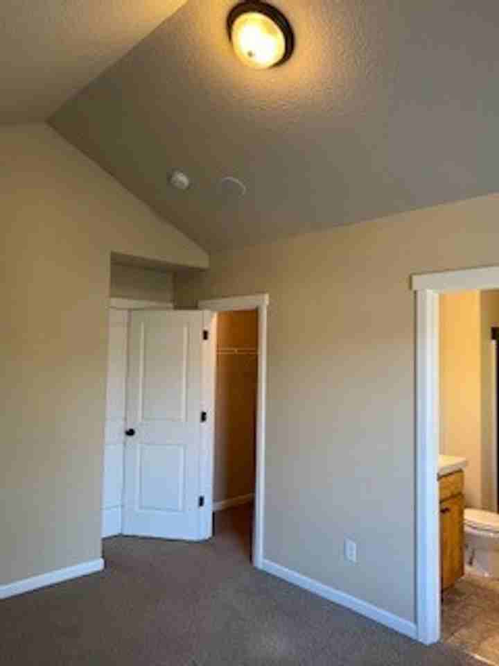 1090 Sw 162nd Ave - Photo 4 of 16