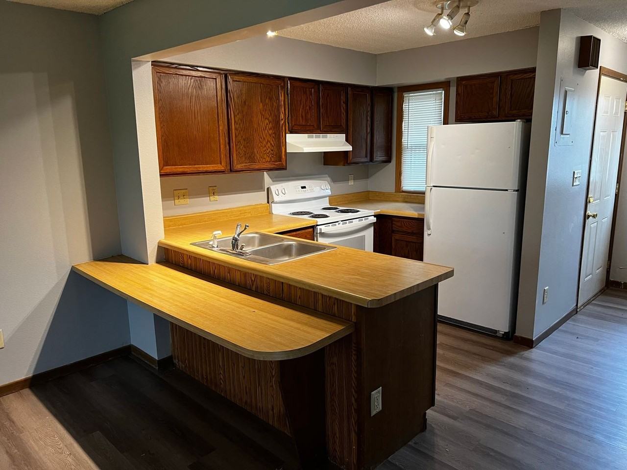 728 Westwinds Drive #05 - Photo 4 of 14