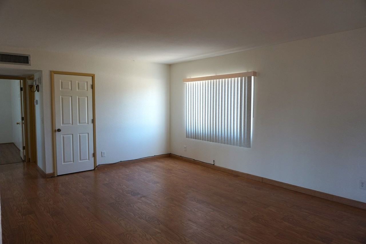 1380 Plaza Merito - Photo 4 of 12