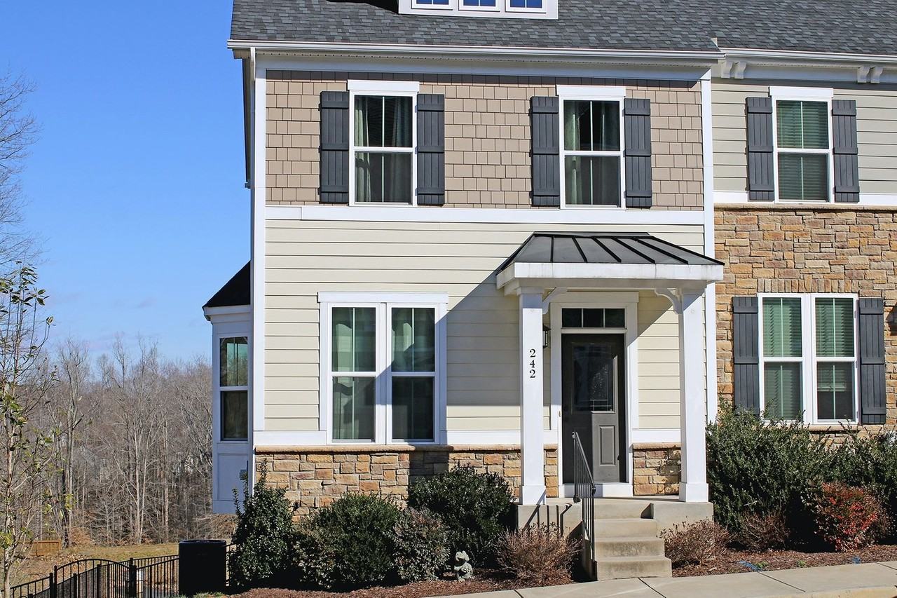 242 Pebble Beach Ct - Photo 2 of 26