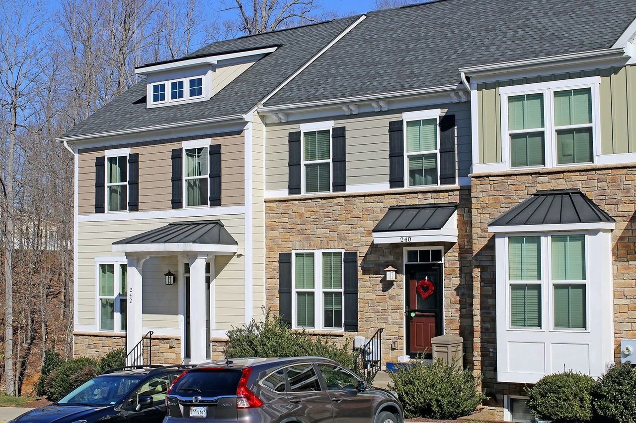 242 Pebble Beach Ct - Photo 3 of 26