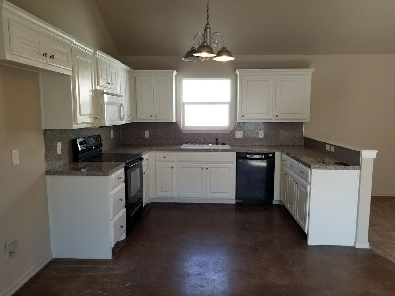 515 81st St - Photo 5 of 19
