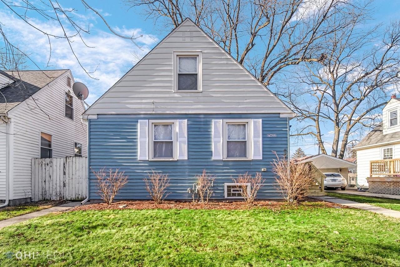 17622 Community St - Photo 3 of 18