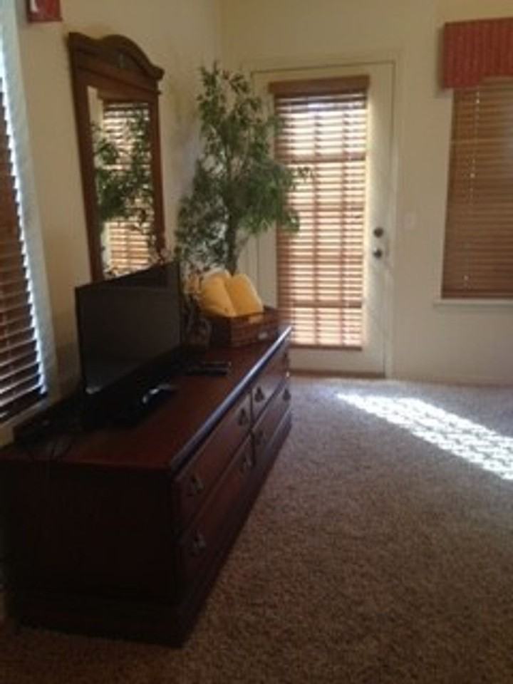 1001 Golf Dr #1 - Photo 5 of 8