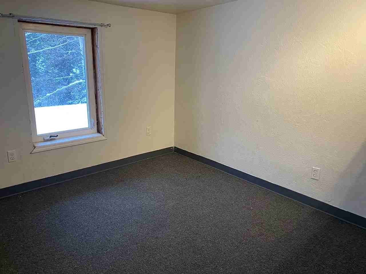 2960 Mack Blvd - Photo 3 of 9