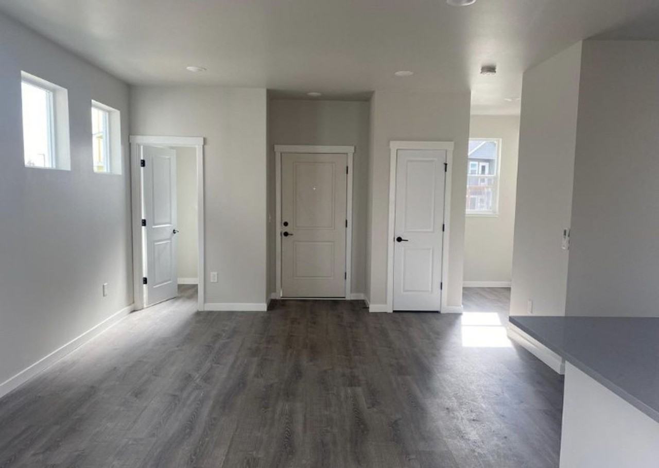 614 Telegraph Rd - Photo 5 of 19