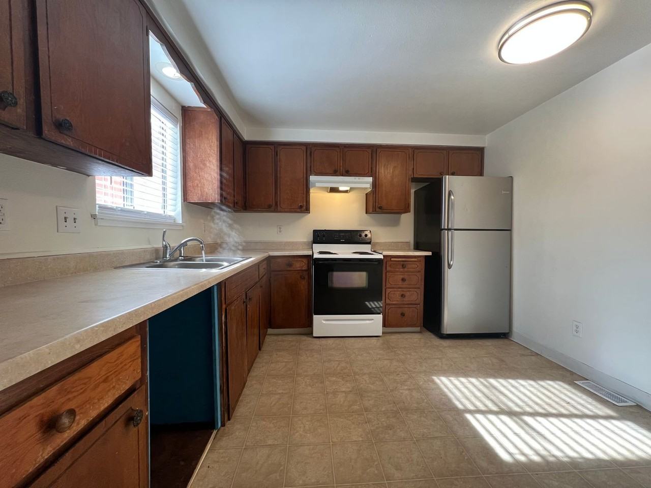 25 Washington St #2 - Photo 4 of 8