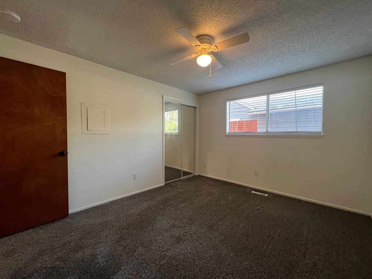 25 Washington St #2 - Photo 5 of 8