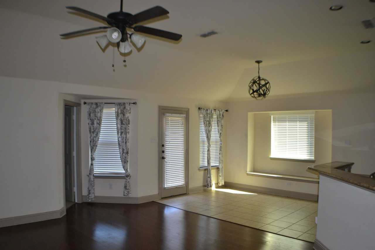 4036 Eric Dr - Photo 3 of 13