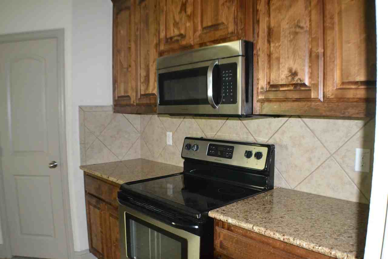 4036 Eric Dr - Photo 4 of 13