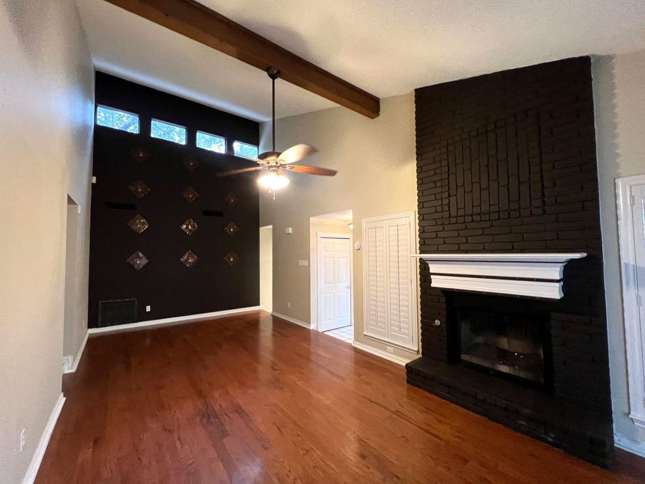 8423 Timber Bridge St - Photo 4 of 15