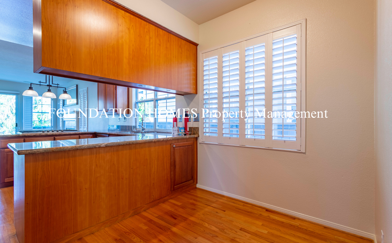 3 Lagoon Ct - Photo 3 of 22