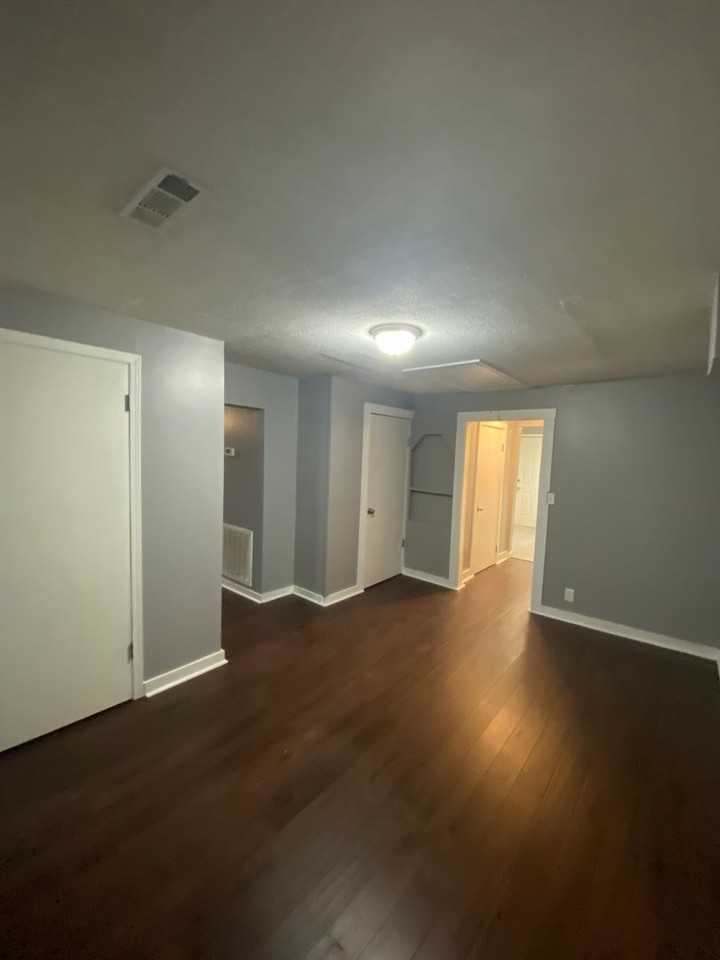 5518 N Broadway St - Photo 5 of 14