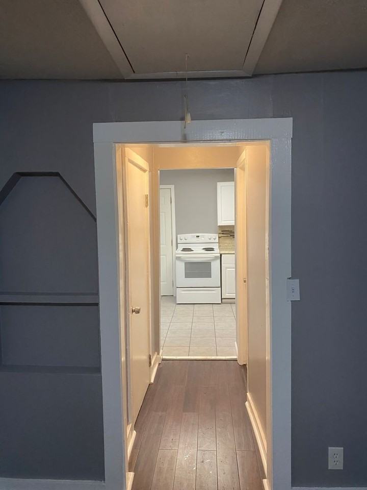 5518 N Broadway St - Photo 7 of 14
