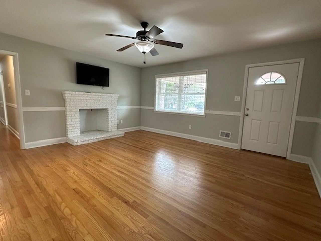 4419 Cascade Rd - Photo 3 of 30