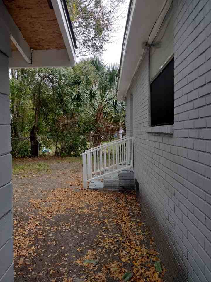 1509 E 24th St - Photo 3 of 18