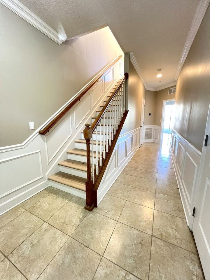 4462 Ellipse Dr - Photo 2 of 20