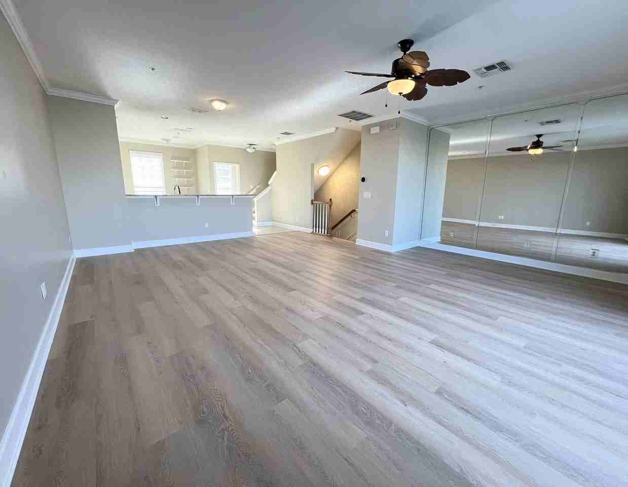 4462 Ellipse Dr - Photo 4 of 20