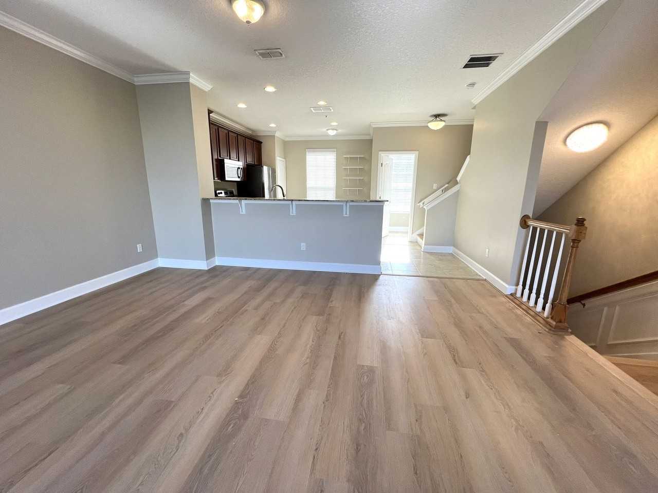 4462 Ellipse Dr - Photo 5 of 20