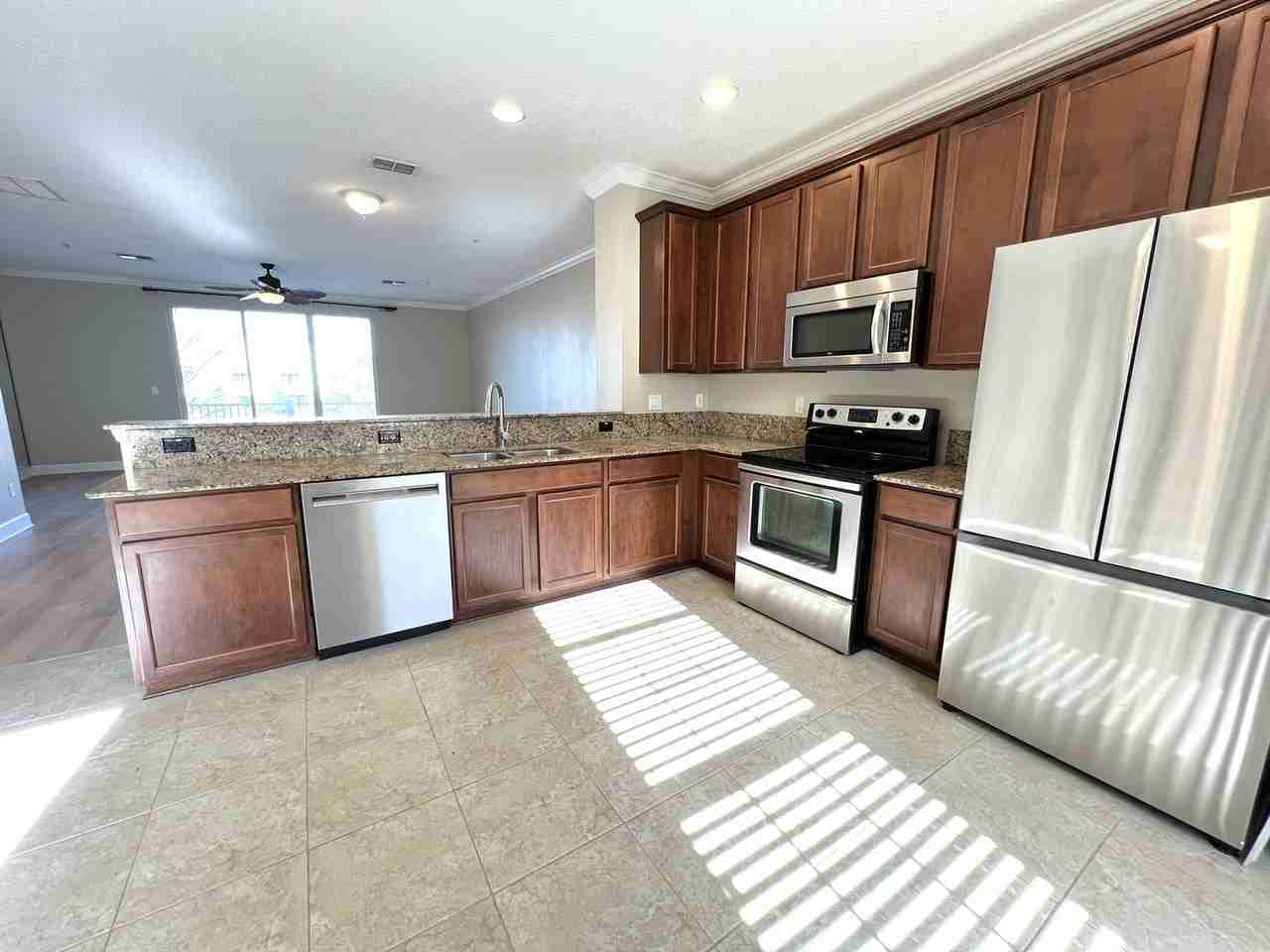 4462 Ellipse Dr - Photo 7 of 20