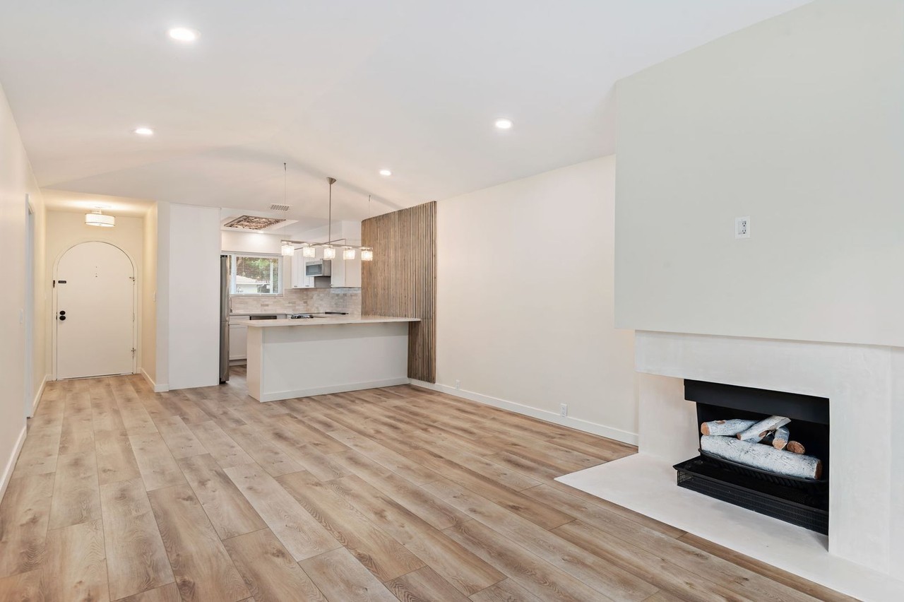 752 Casiano Dr #B - Photo 6 of 30