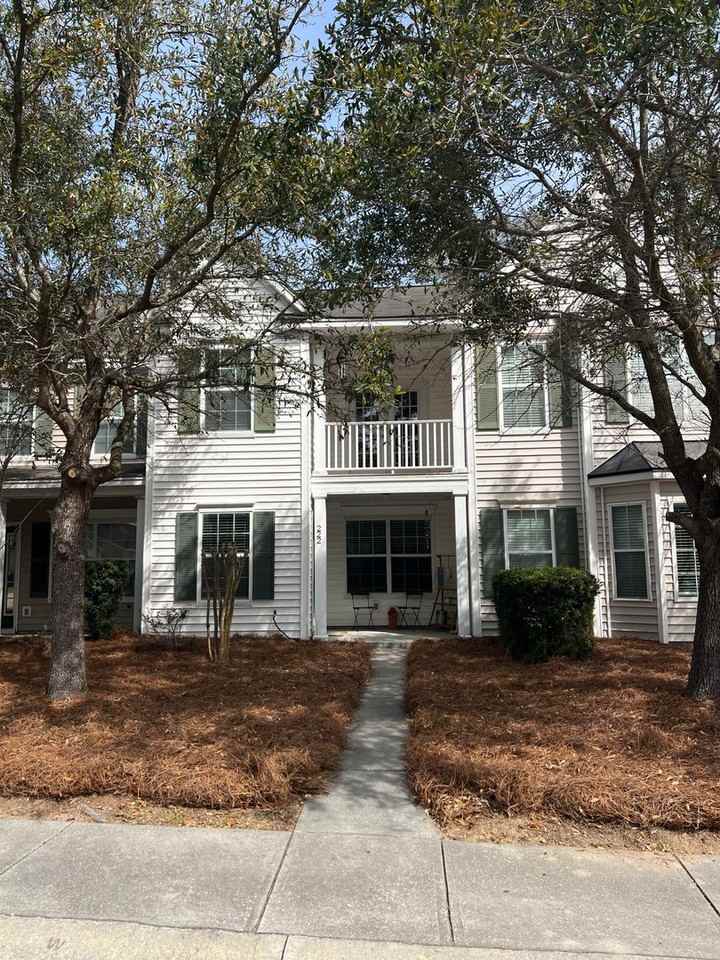 222 Dillard Mill Dr - Photo 2 of 32